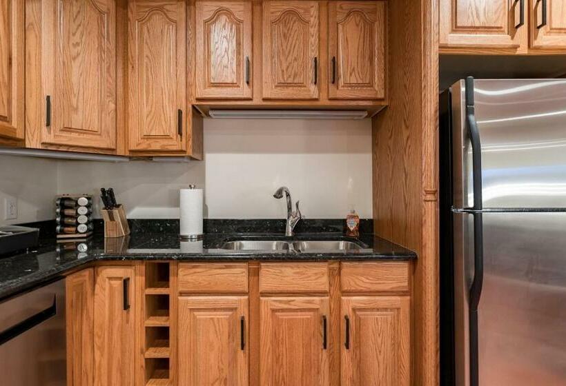 بنسيون Hilltop Escape Close To North River, Hone Quarry