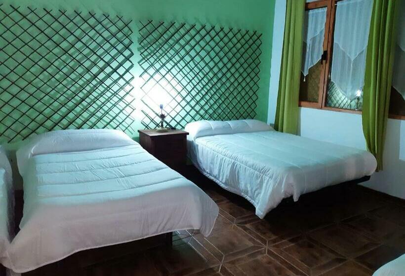 بنسيون Hostal Cabañeros
