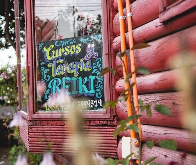 بنسيون Hostal Cuatro Estaciones    Hostel