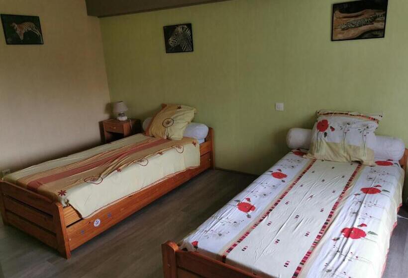 膳宿费 La Longère De Mina