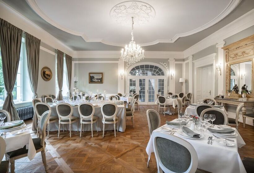 膳宿费 Manowce Palace