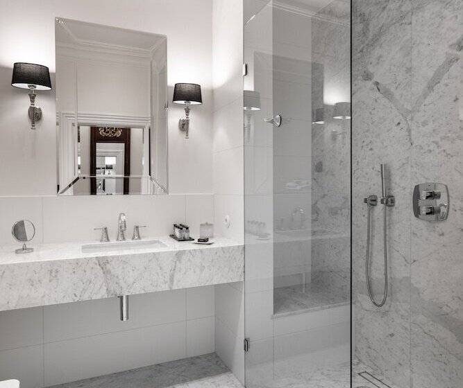 膳宿费 Manowce Palace