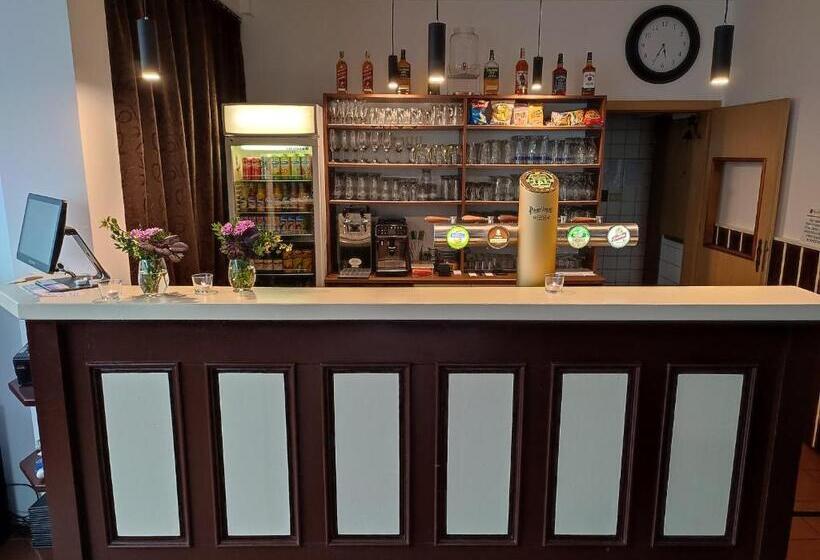 膳宿费 Neznašovy Restaurant Penzion