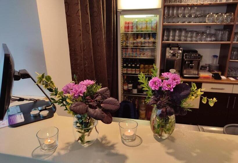 膳宿费 Neznašovy Restaurant Penzion