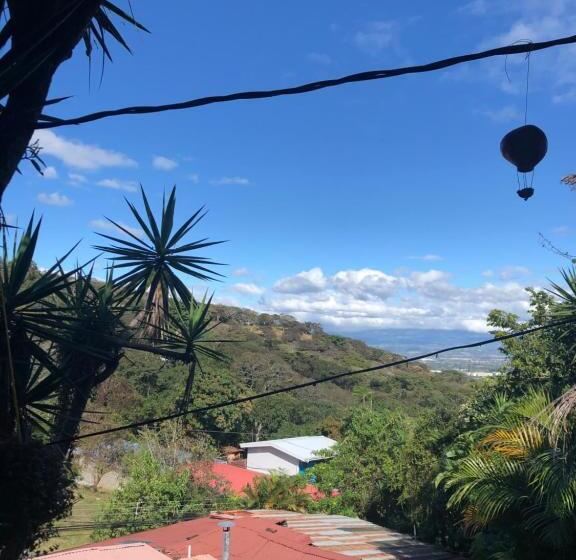 Пансион Owl House