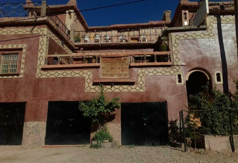 Пансион Room In Guest Room   Gite Tawada Welcomes You