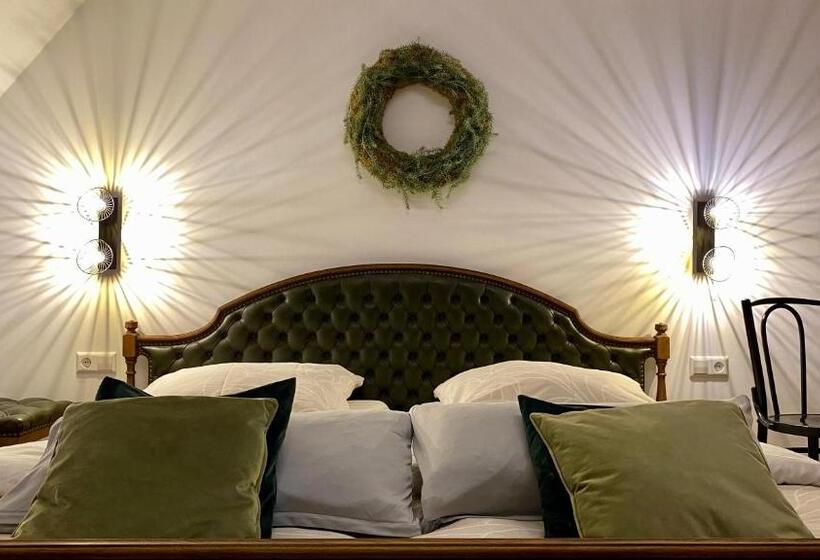 פנסיון Sonnenhof 1737   Ferienzimmer & Apartments