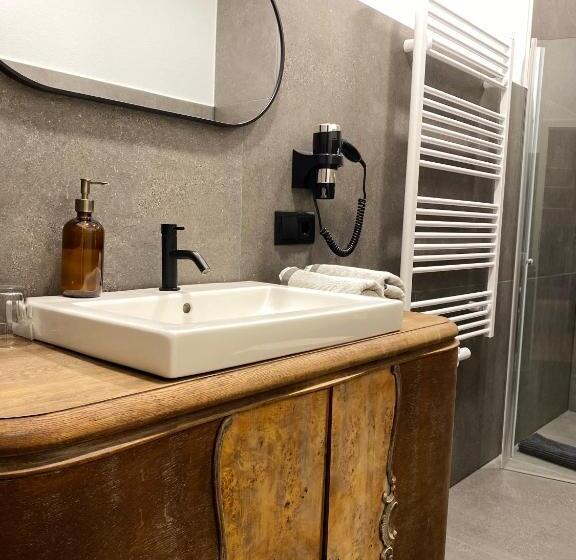 פנסיון Sonnenhof 1737   Ferienzimmer & Apartments