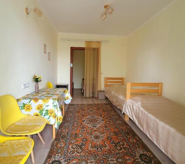 بنسيون Sunhome Stepanavan Guest House