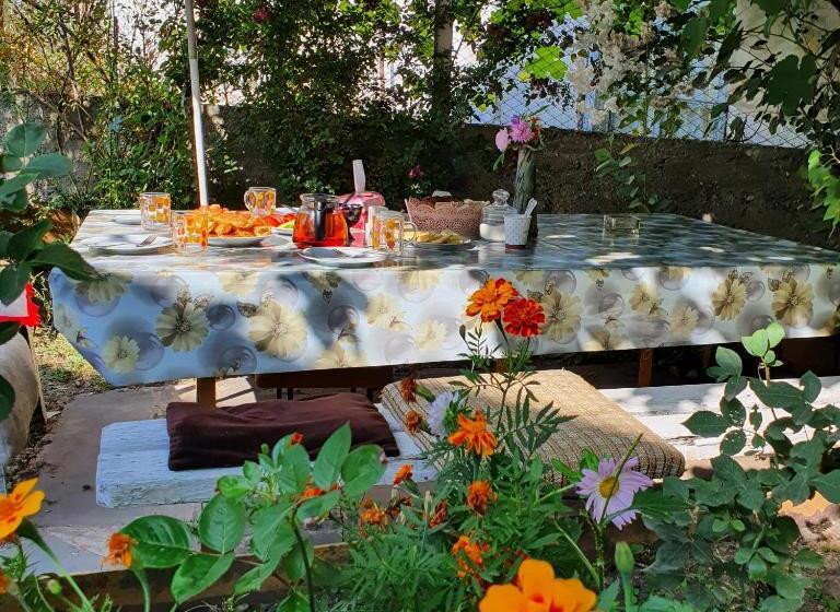 بنسيون Sunhome Stepanavan Guest House