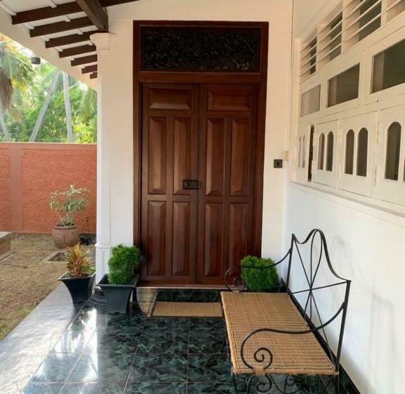 ペンション Tropical Colonial Retreat Minutes From The Beach