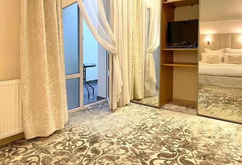 Penthouse Apartment In Hotel Eney