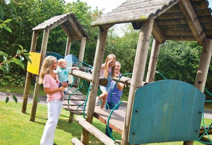 אתר נופש Croft Country Park