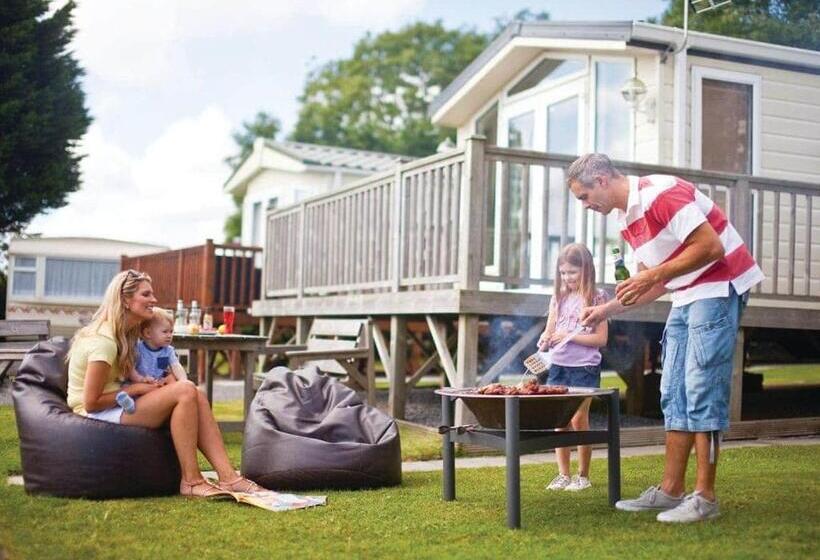 אתר נופש Croft Country Park