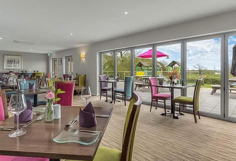 אתר נופש Croft Country Park