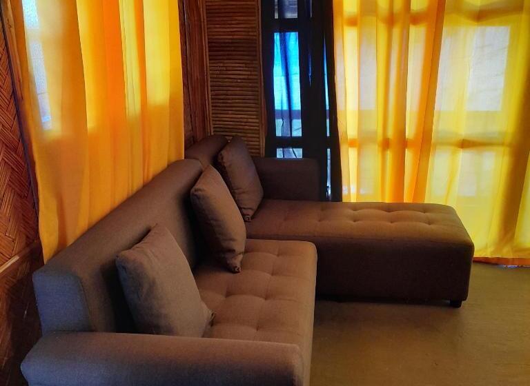 استراحتگاه Miley Lodging Restobar