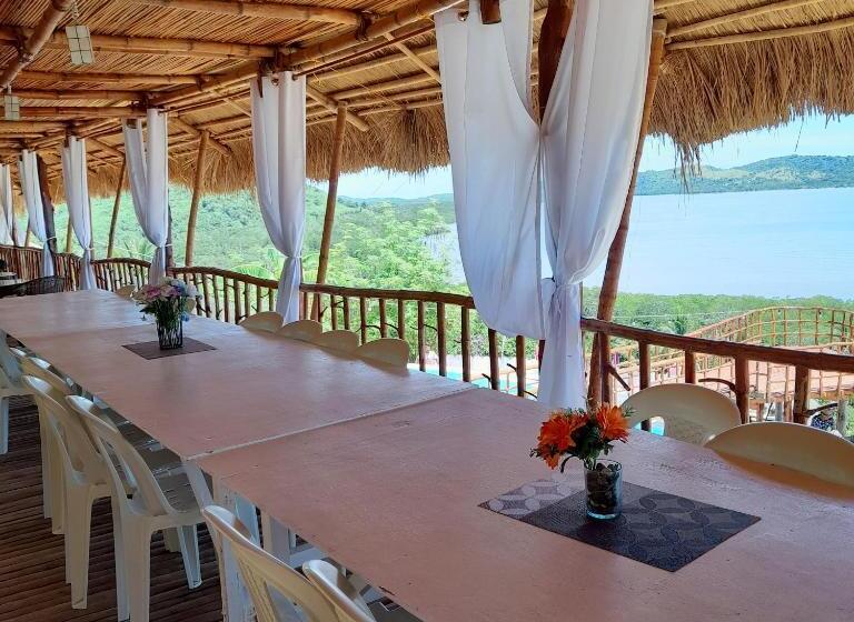 استراحتگاه Miley Lodging Restobar