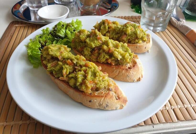 استراحتگاه Miley Lodging Restobar