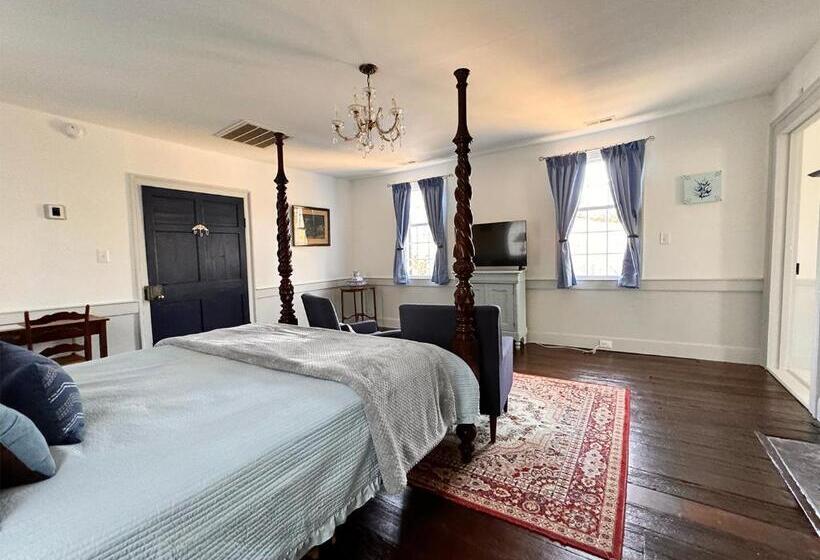 The Sunnyside Sisters Bed And Breakfast