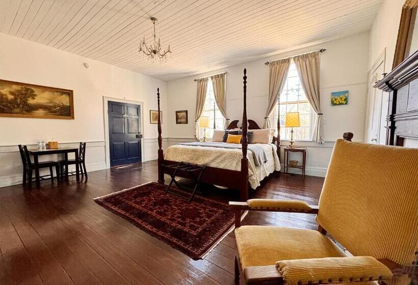 The Sunnyside Sisters Bed And Breakfast