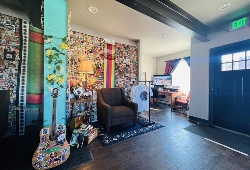 Treeline Hostel