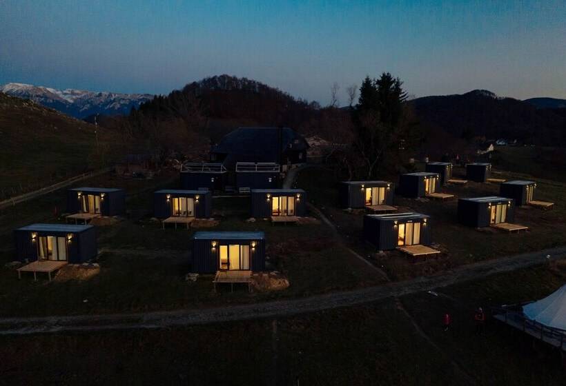 Ursa Mica Glamping Resort