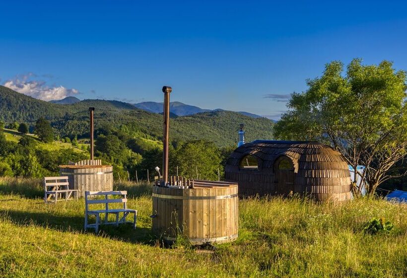 Ursa Mica Glamping Resort