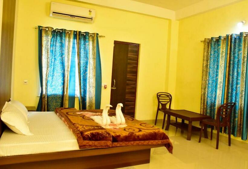 Vishal Hotel And Resorts