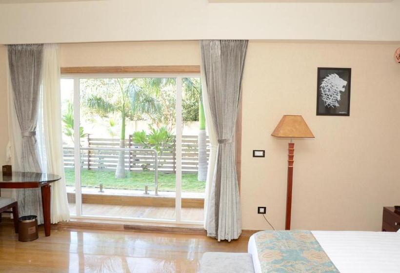 7 Seasons Resort & Spa