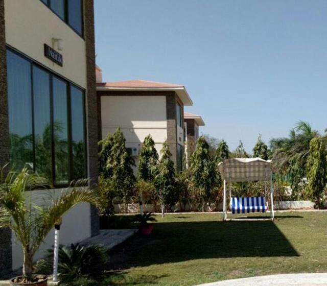 7 Seasons Resort & Spa