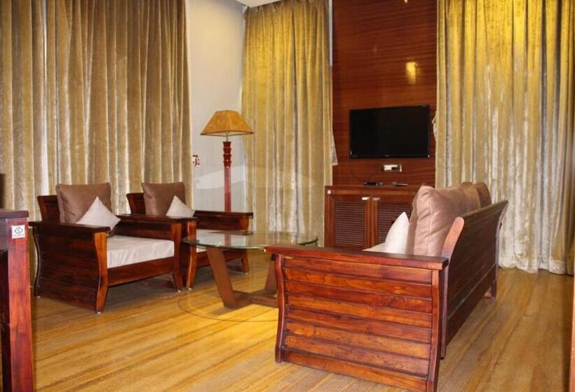 7 Seasons Resort & Spa