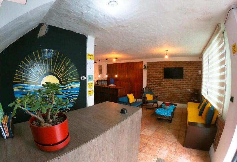 فندق صغير Estación Del Sol