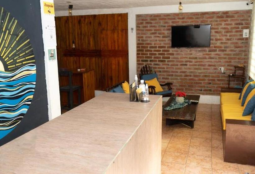 فندق صغير Estación Del Sol