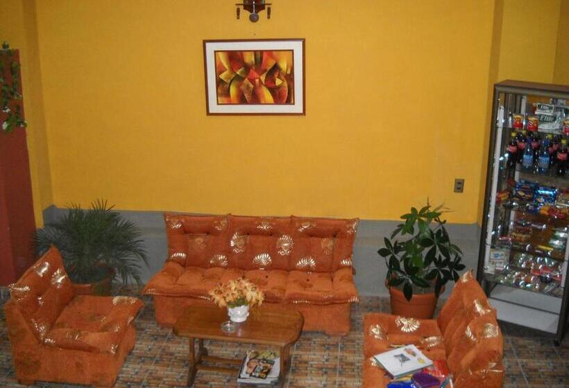 هاستل Hostal Isidoros