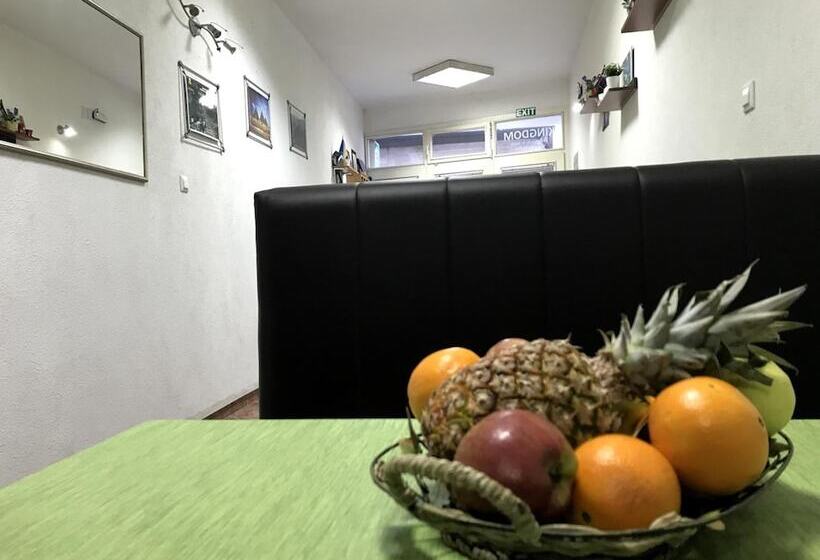 هاستل Kingdom Rooms Visoko