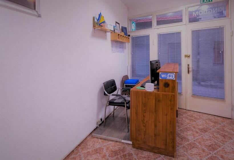 هاستل Kingdom Rooms Visoko