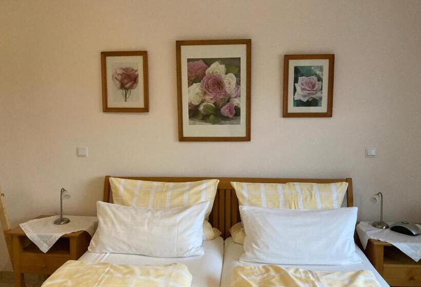 فندق صغير Landhaus Apartments