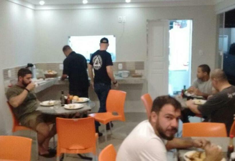 旅馆 Pousada Jardim