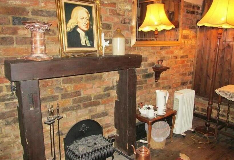 ユースホステル Red Lion Coaching Inn