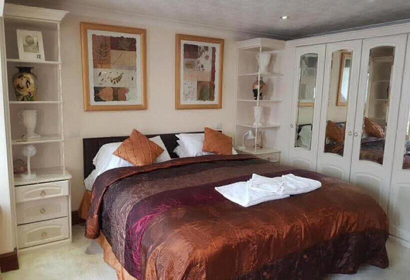 הוסטל Red Lion Coaching Inn