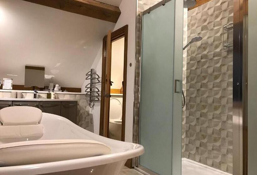 مبيت وإفطار A Barn At South Downs Stay