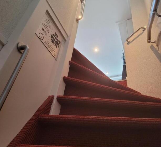 تختخواب و صبحانه Bed & Budget123