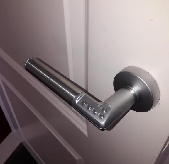 تختخواب و صبحانه Bed & Budget123