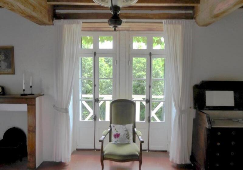 ベッドアンドブレックファースト Chambres D Hotes à La Chandelle