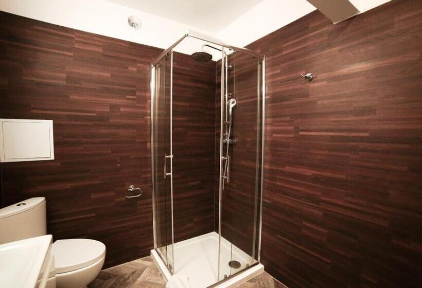 تختخواب و صبحانه Izabella