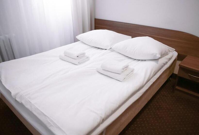 تختخواب و صبحانه Izabella