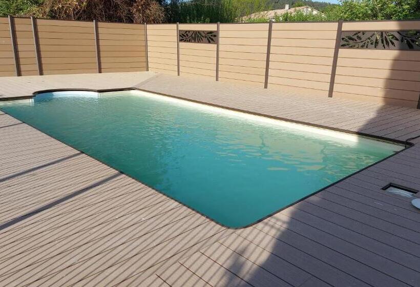 مبيت وإفطار Le Mas De Roux Chambres D Hotes