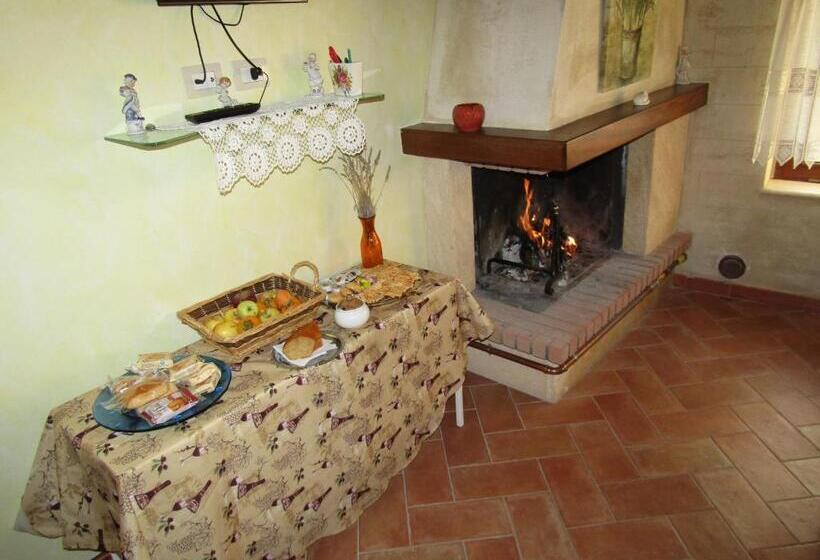 مبيت وإفطار Medieval Village Of Pacentro