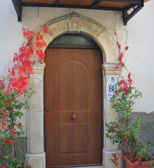 مبيت وإفطار Medieval Village Of Pacentro