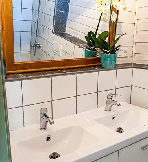 تختخواب و صبحانه Sansofi Guesthouse